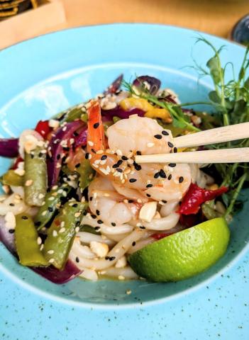 Makaron udon z krewetkami